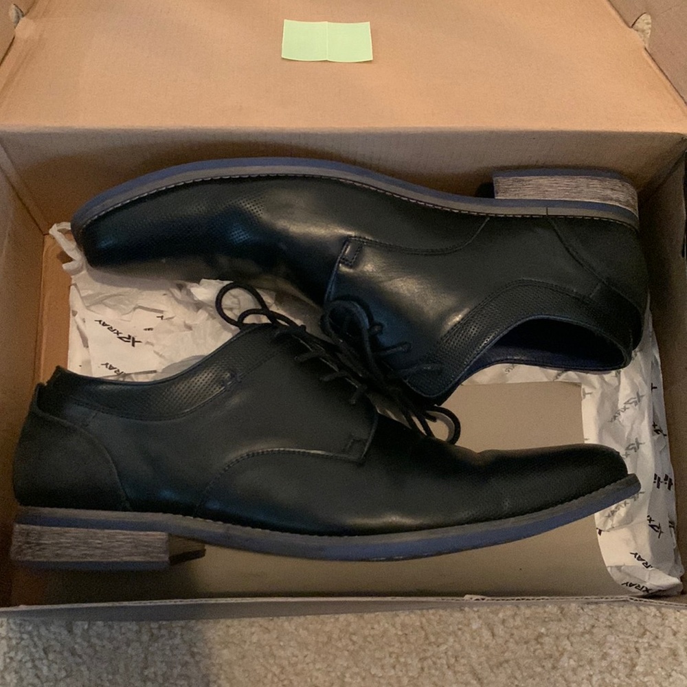 Men’s black dress shoes